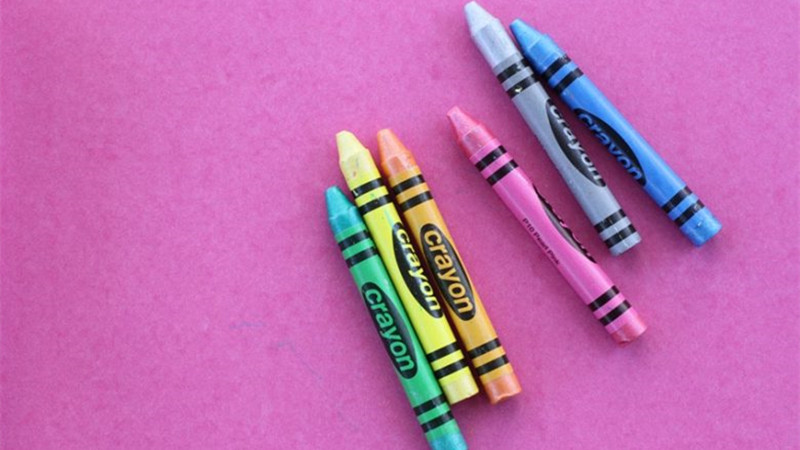 why put a crayon in your wallet when traveling